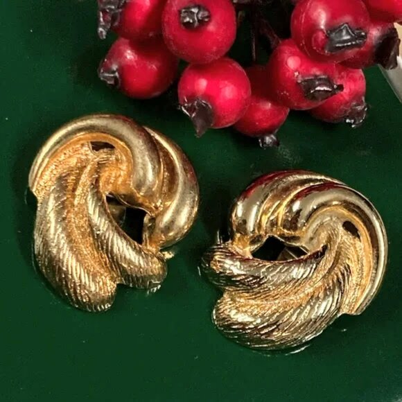 S.G. D’OR Vintage Mid-Century Gold-tone Swirl Decorative Detachable Shoe Clips - Picture 1 of 5